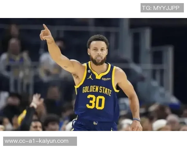 迪文赞库里赛季首日体型完美水花自律令人惊叹 迪文赞库里赛季首日体型完美水花自律令人惊叹