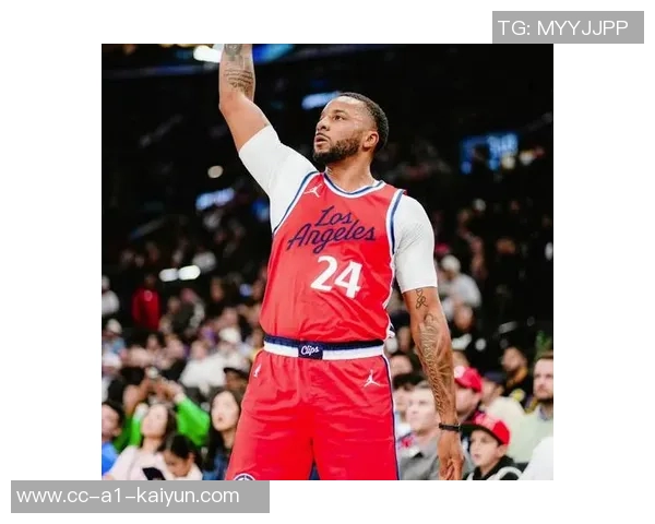 快船队飞往多伦多遭遇航班延误近十小时球员心情受影响